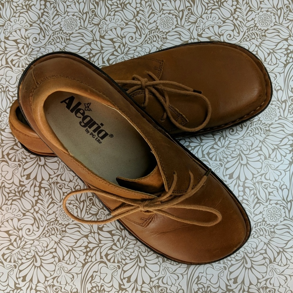 Alegria bree cognac nubuck oxford